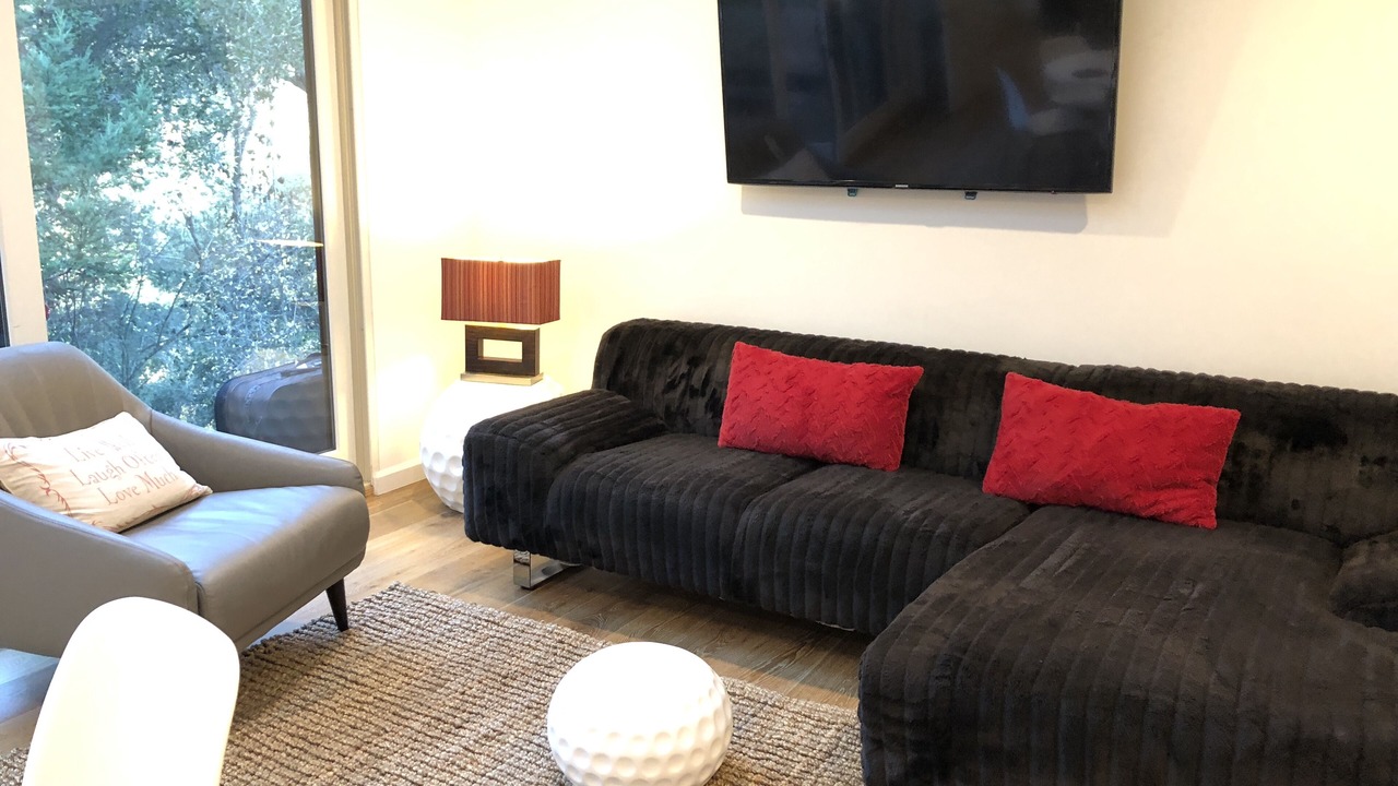 Photo of Livingroom in Woodside