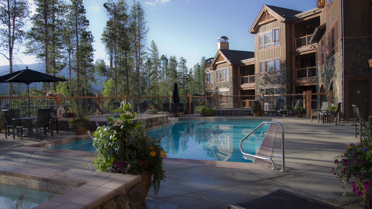 Photo of Outdoor in Four O'Clock