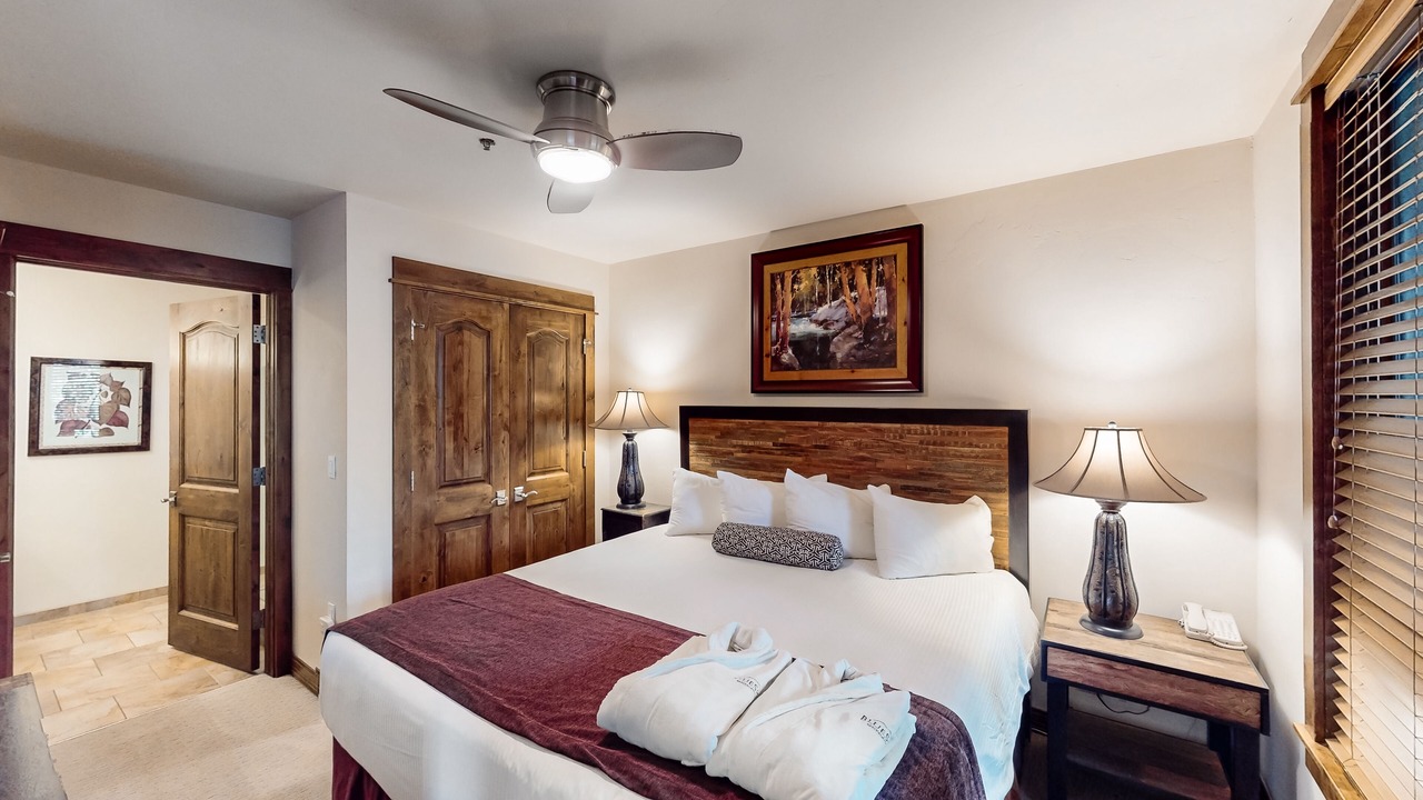 Photo of Bedroom in Four O'Clock
