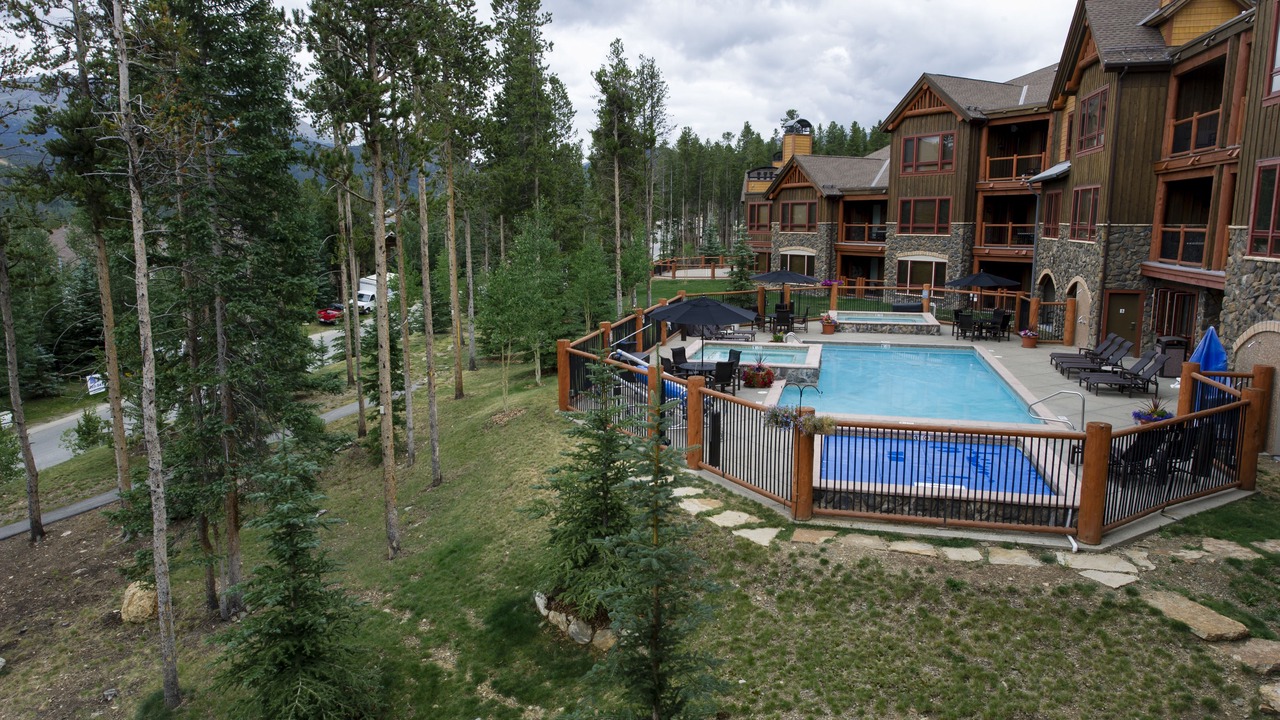 Photo of Outdoor in Four O'Clock