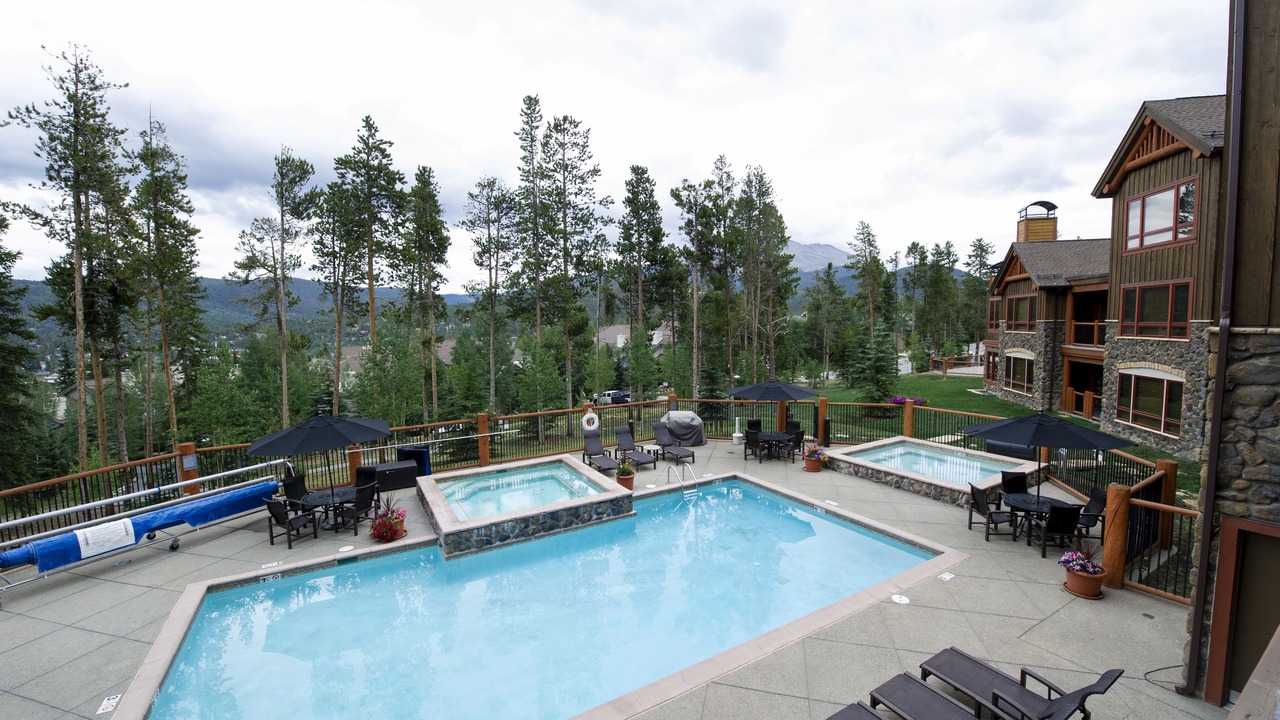 Photo of Outdoor in Four O'Clock