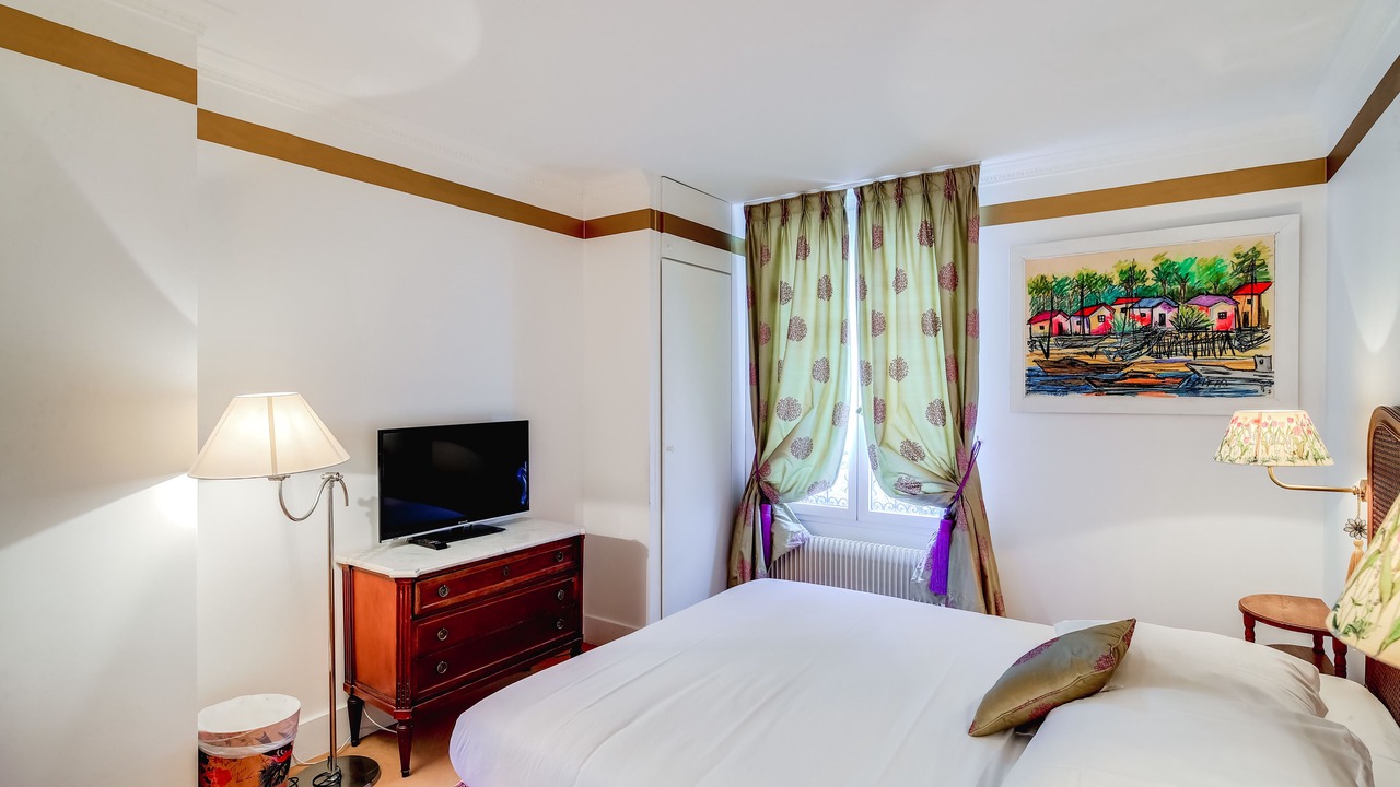 Photo of Bedroom in Prince–Marmottan