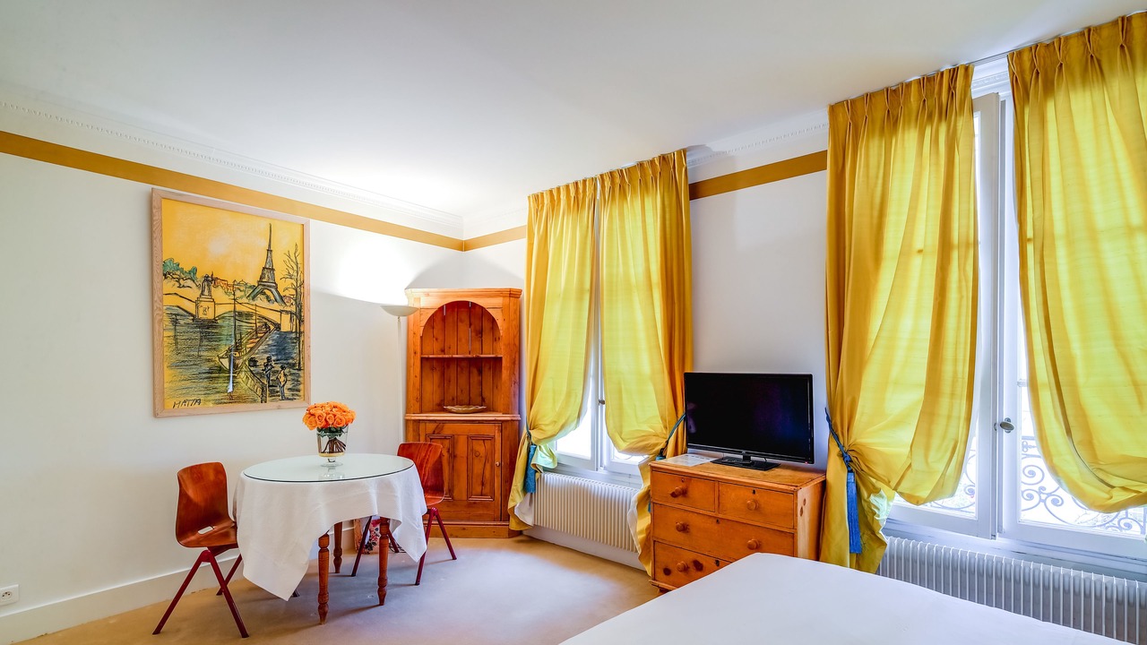 Photo of Bedroom in Prince–Marmottan