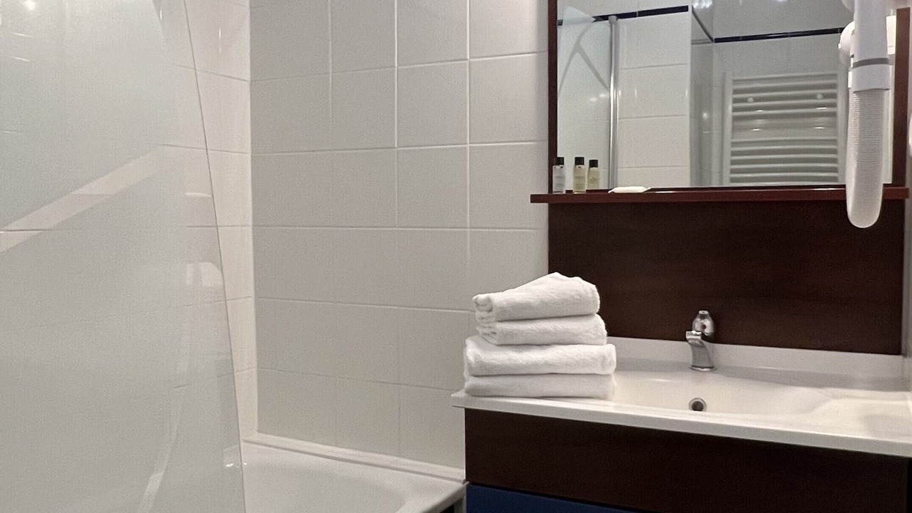 Photo of Bathroom in Pyrenees 2000