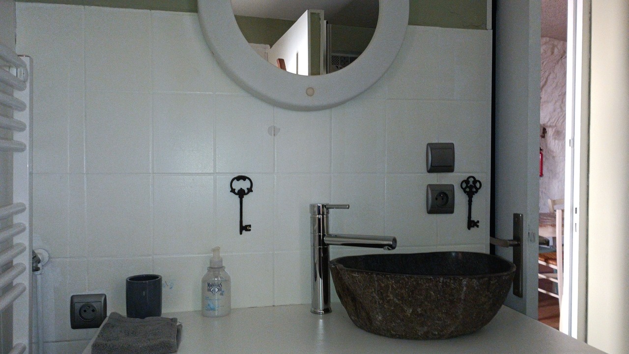 Photo of Bathroom in La Croix-en-Touraine