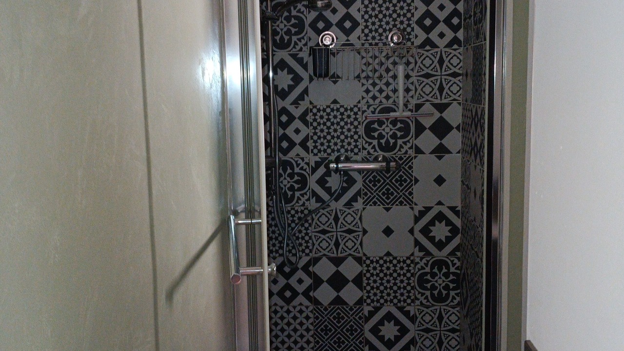 Photo of Bathroom in La Croix-en-Touraine