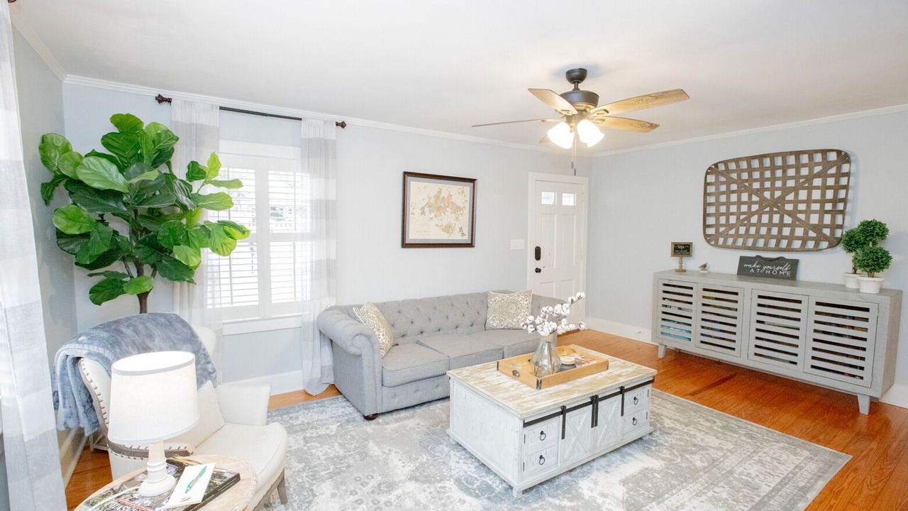 Photo of Livingroom in Thomasville