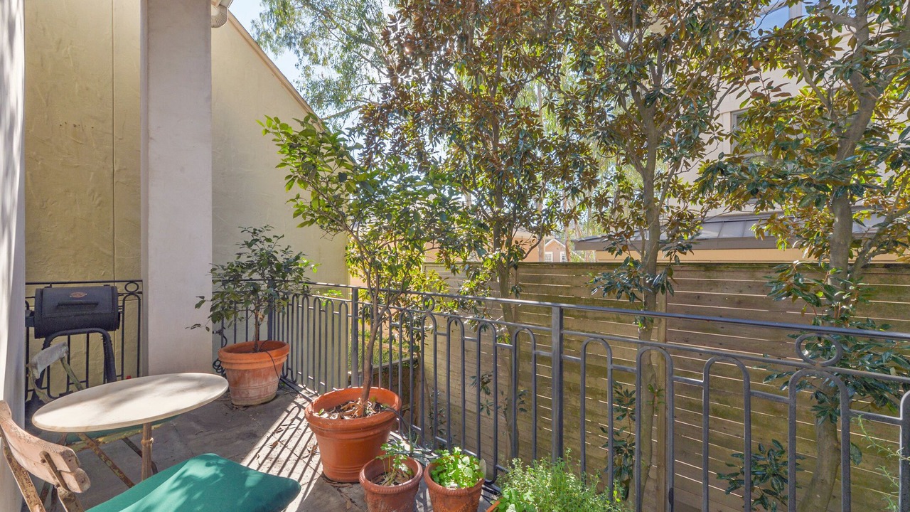 Photo of Patio Balcony in Greenway Plaza-Upper Kirby
