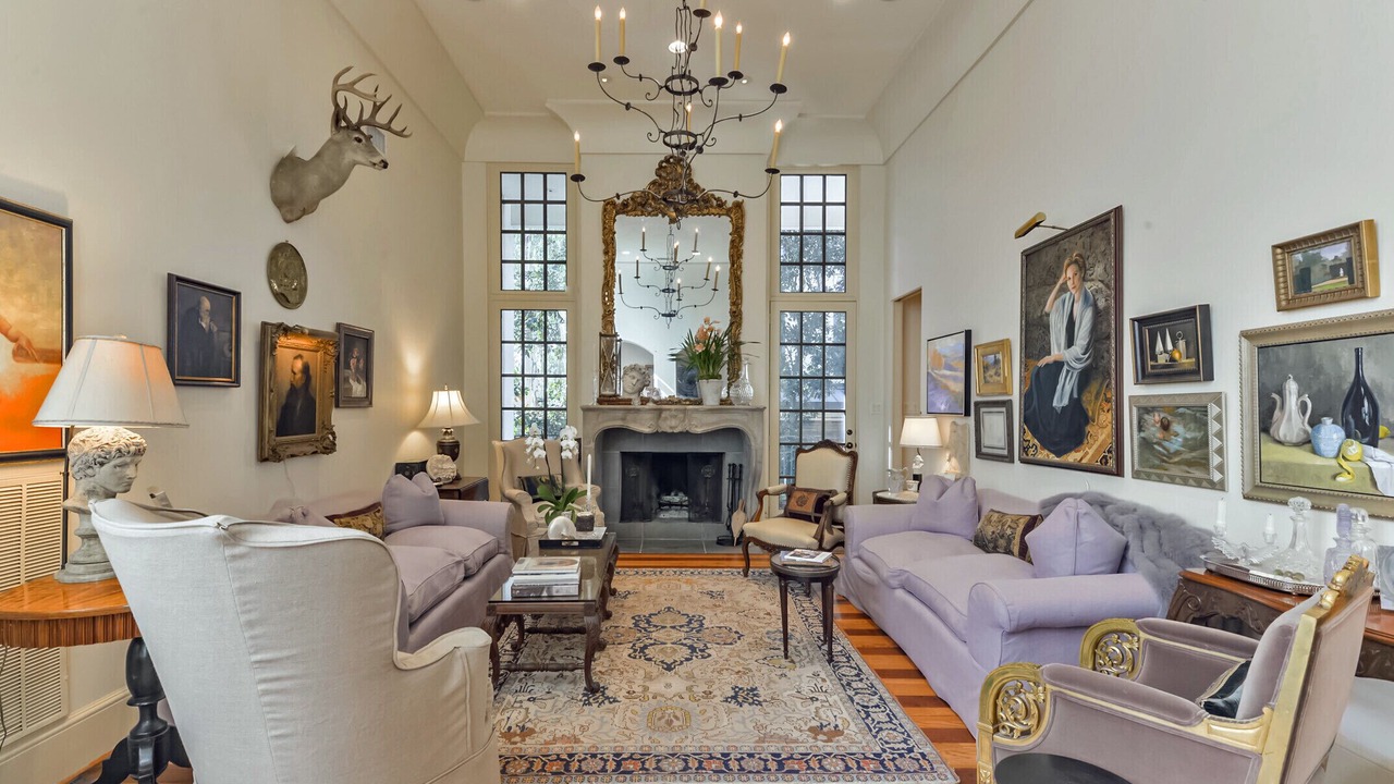 Photo of Livingroom in Greenway Plaza-Upper Kirby