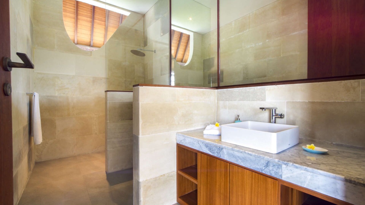 Photo of Bathroom in Petitenget
