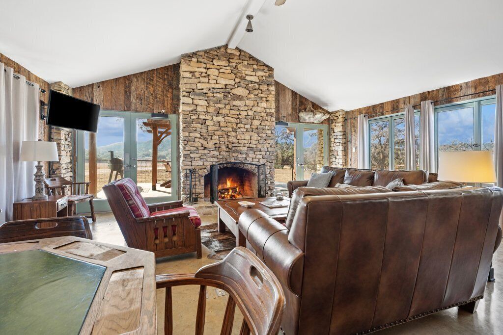 Photo of Livingroom in Tarpley