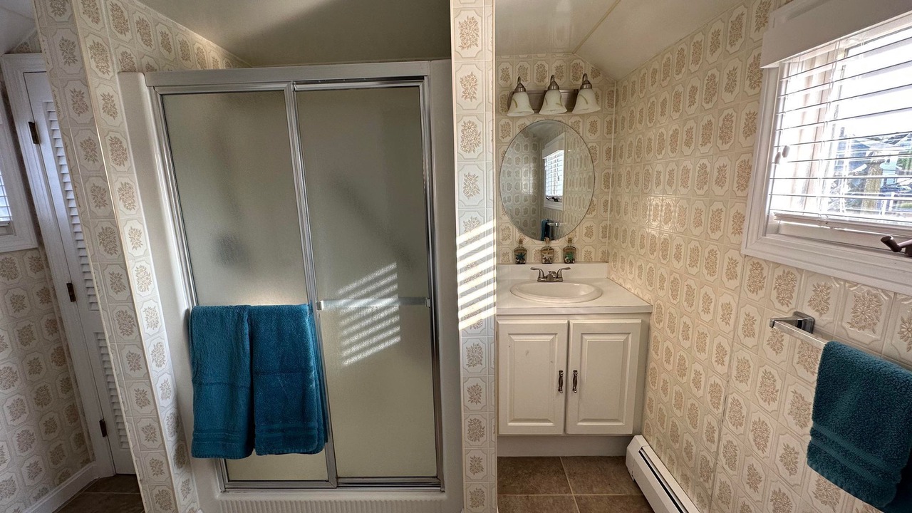 Photo of Bathroom in York Beach
