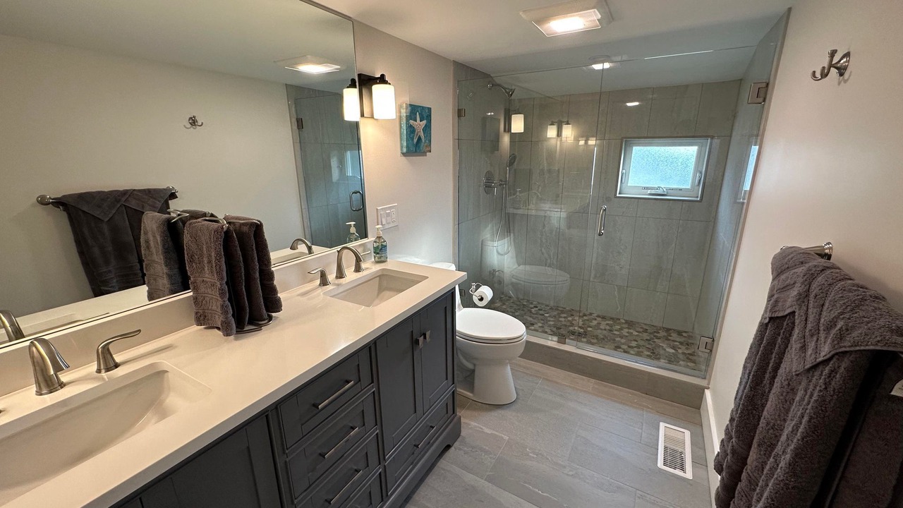 Photo of Bathroom in York Beach