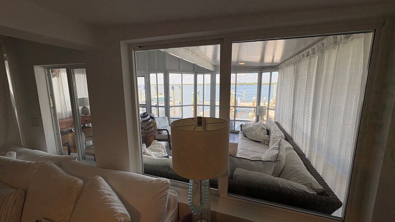 Photo of Livingroom in Sexton Cove Estates