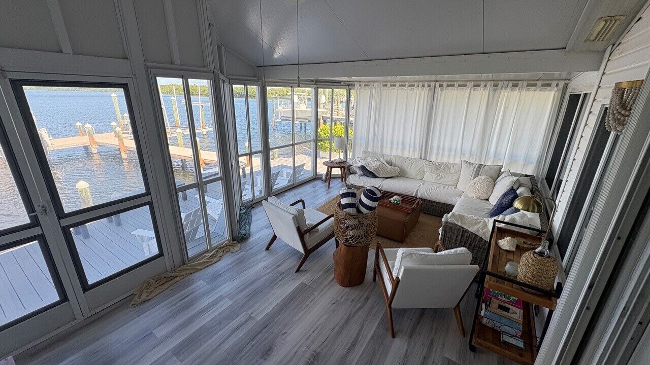 Photo of Livingroom in Sexton Cove Estates