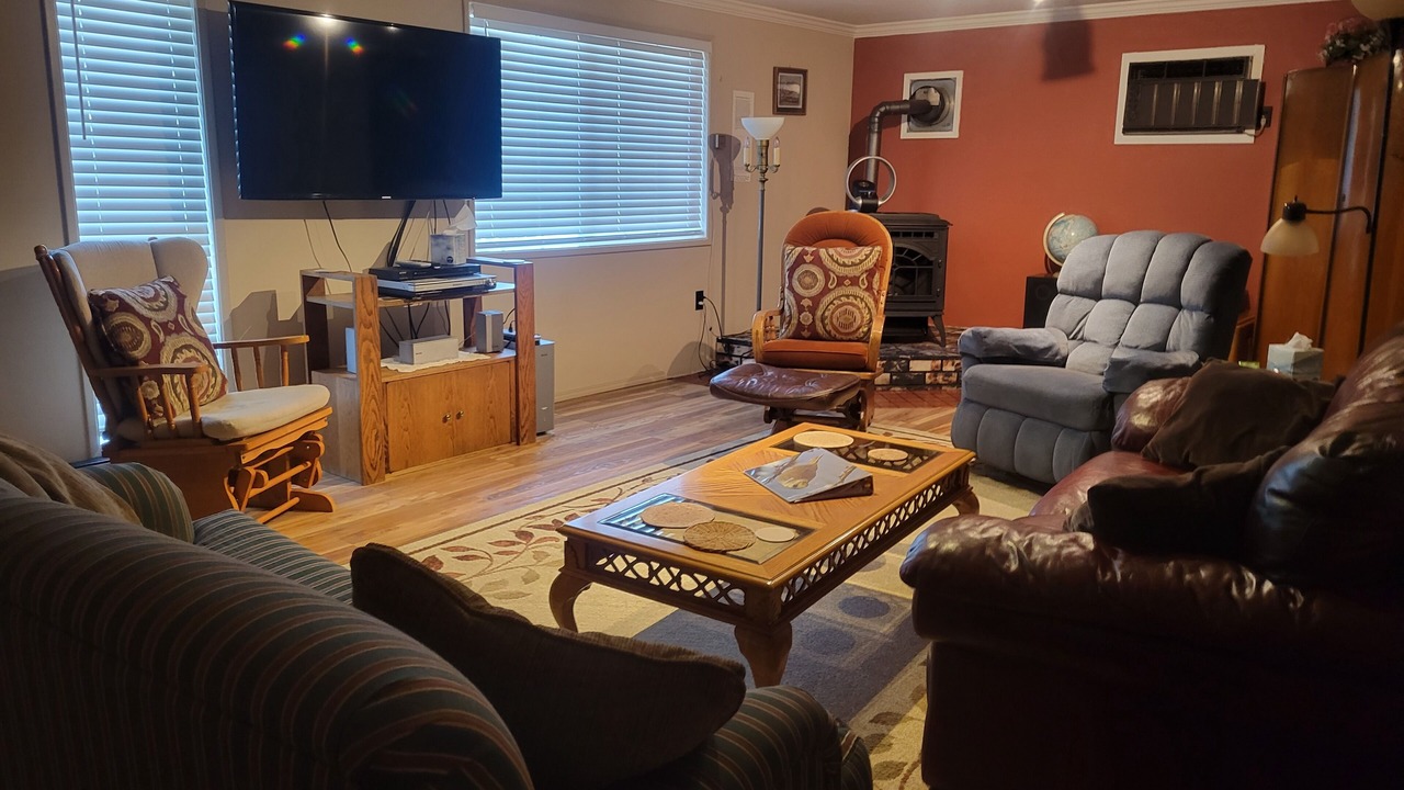 Photo of Livingroom in Oakridge