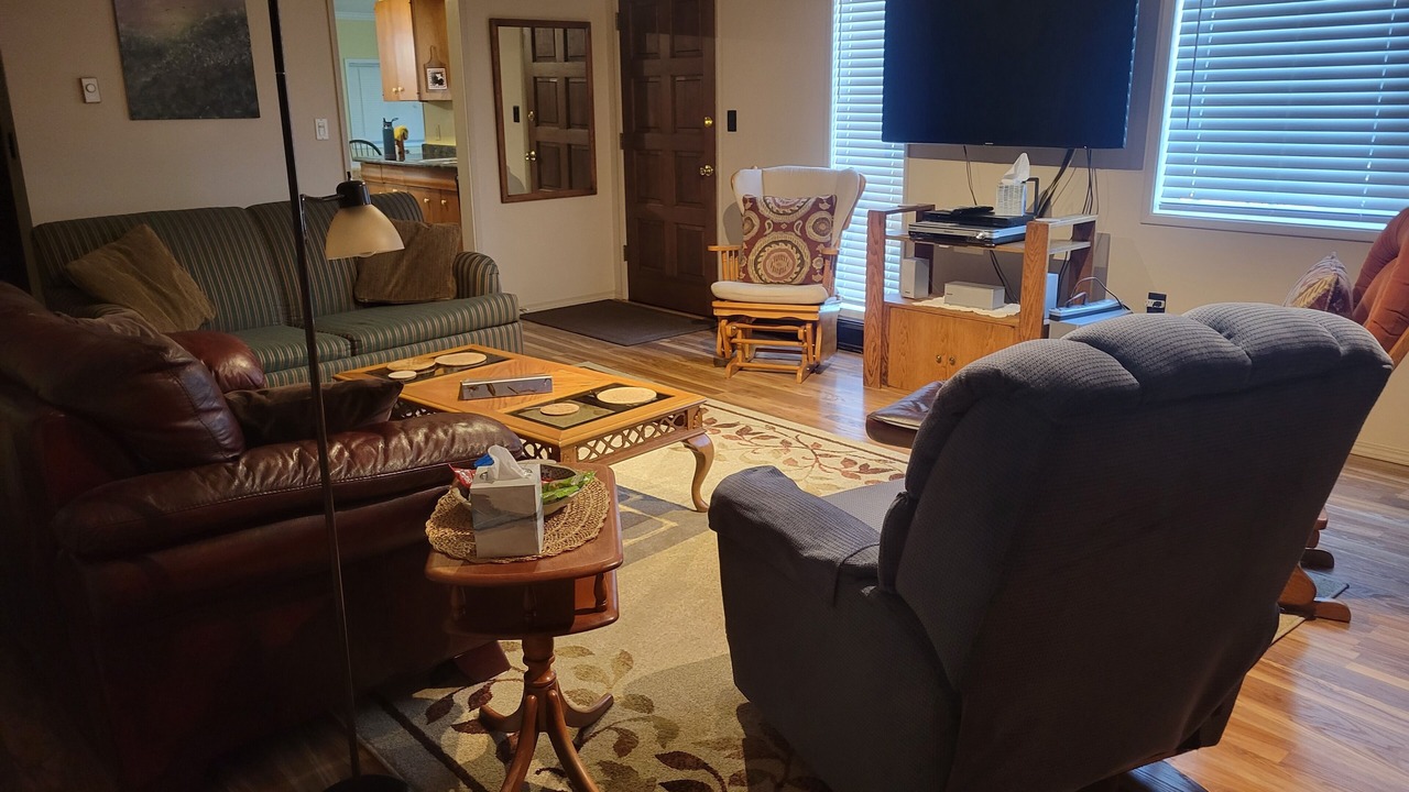 Photo of Livingroom in Oakridge