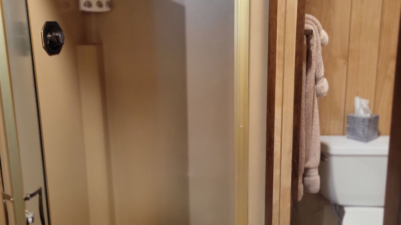 Photo of Bathroom in Oakridge