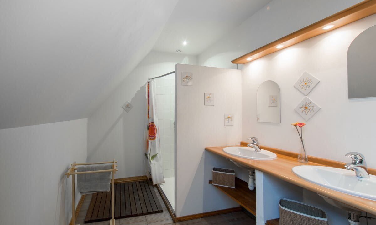 Photo of Bathroom in Fresne-le-Plan