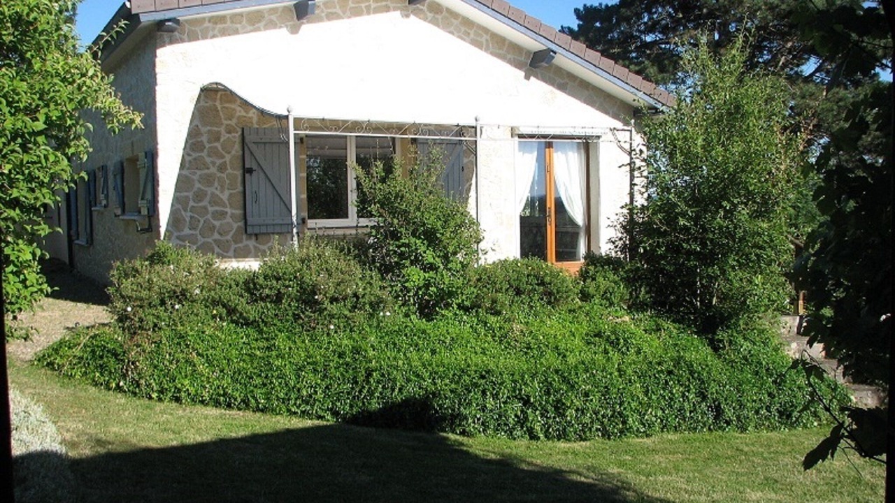 Photo of Outdoor in Servant