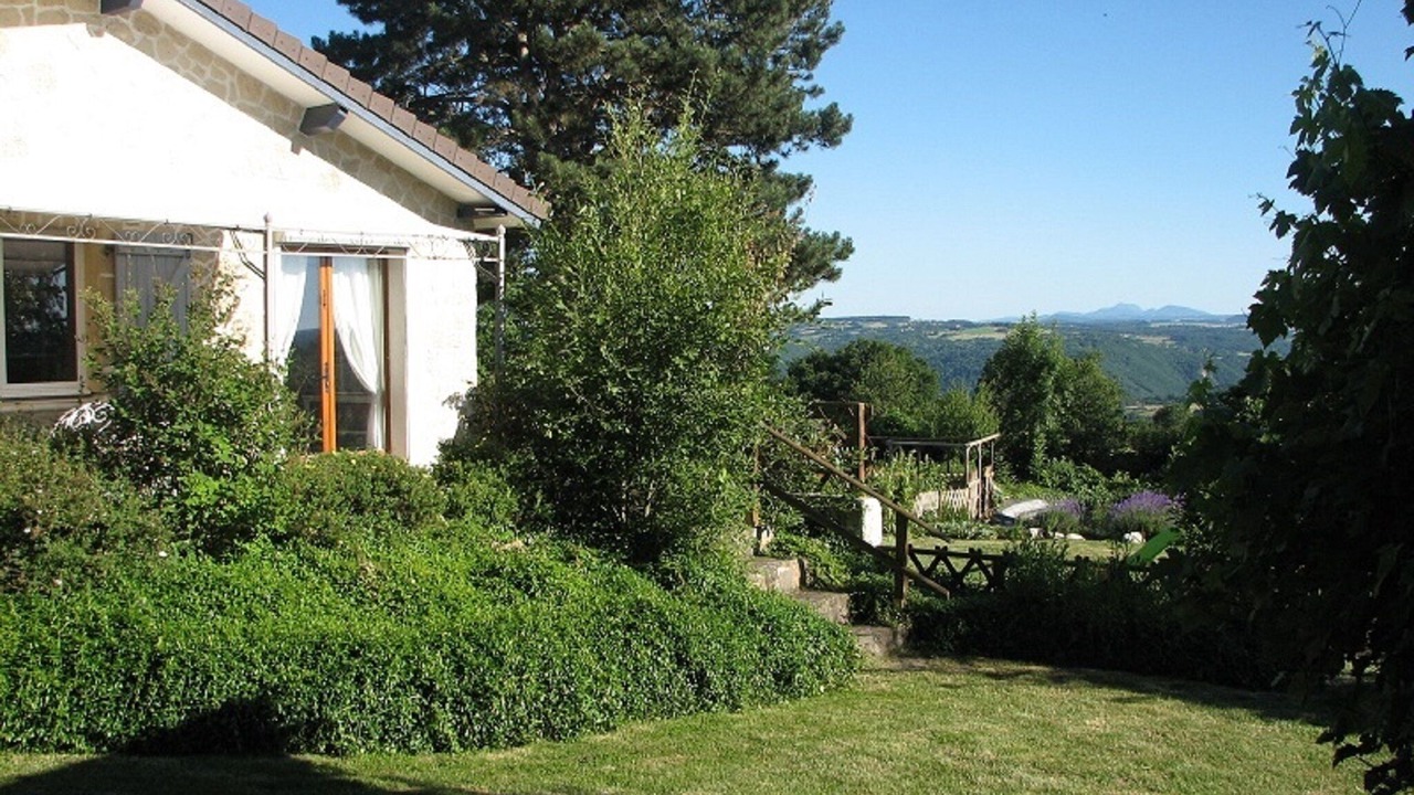 Photo of Outdoor in Servant