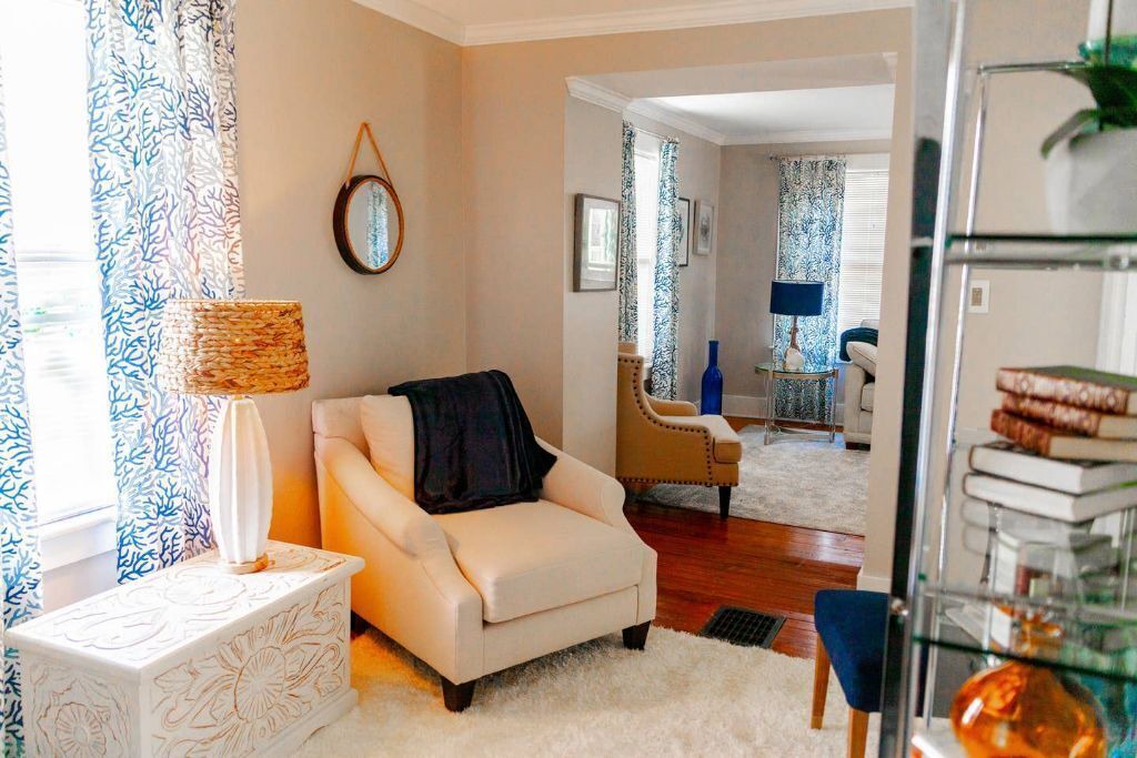 Photo of Livingroom in Thompsonville