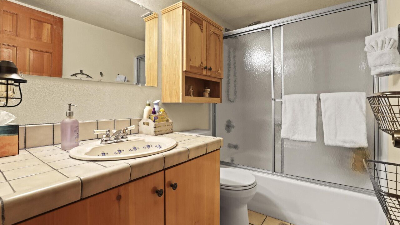 Photo of Bathroom in Pine