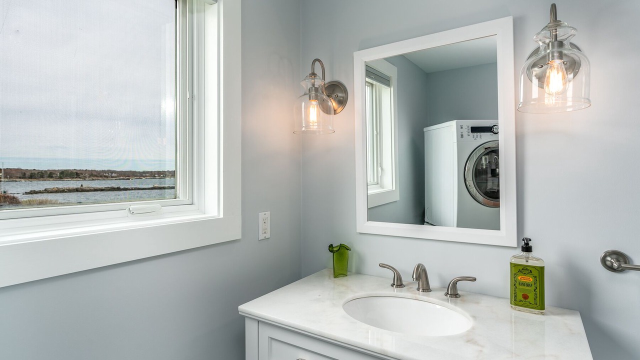 Photo of Bathroom in Pond Cove