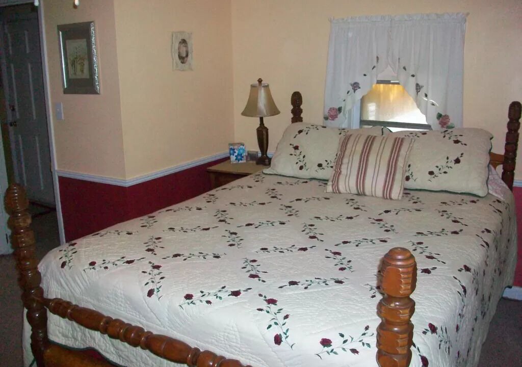 Photo of Bedroom in Madisonville