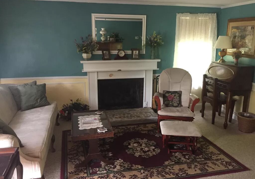 Photo of Livingroom in Madisonville