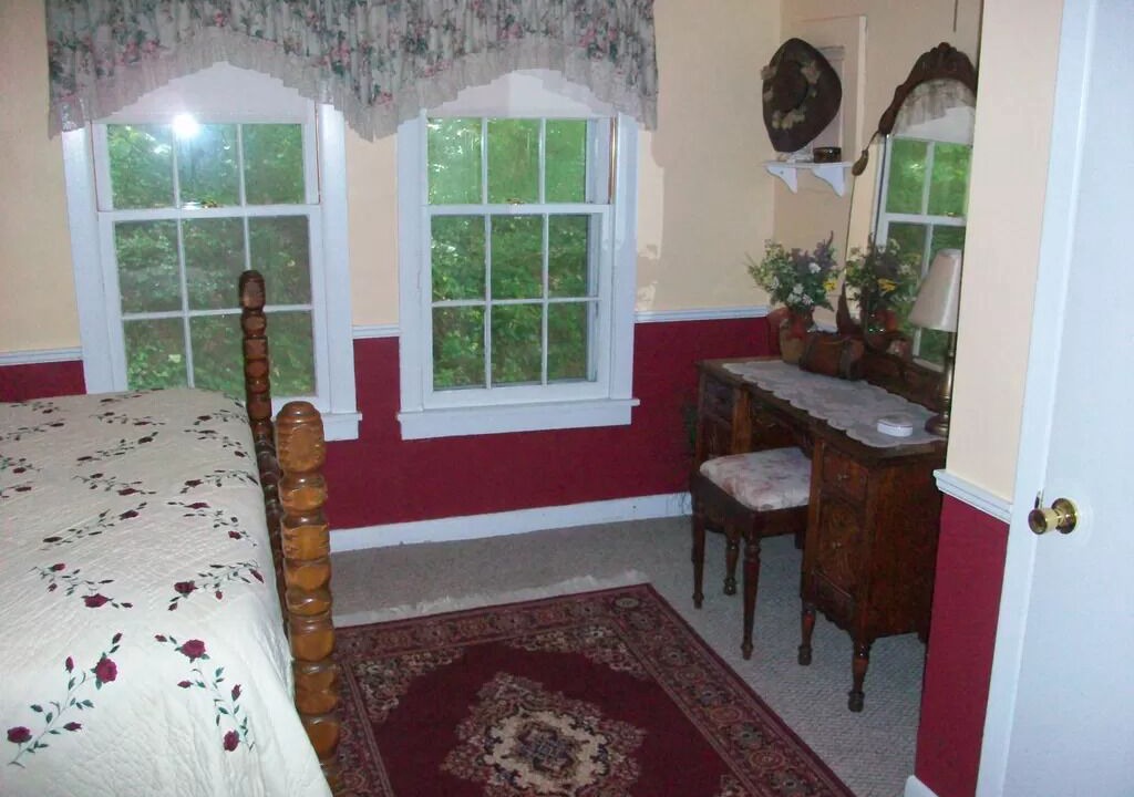 Photo of Bedroom in Madisonville