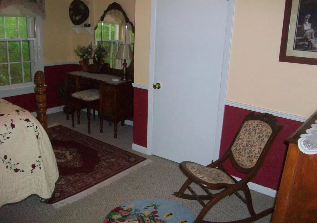 Photo of Bedroom in Madisonville