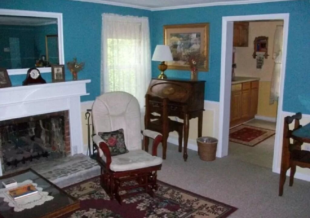 Photo of Livingroom in Madisonville
