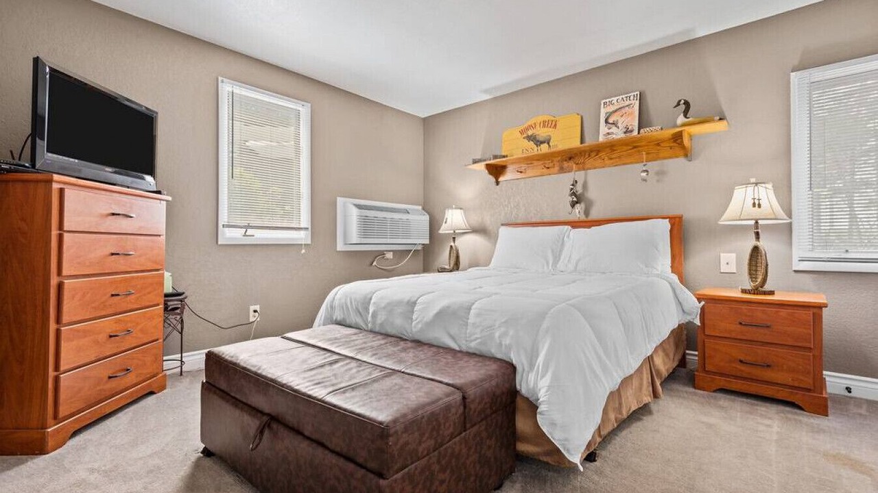 Photo of Bedroom in Lake of the Ozarks