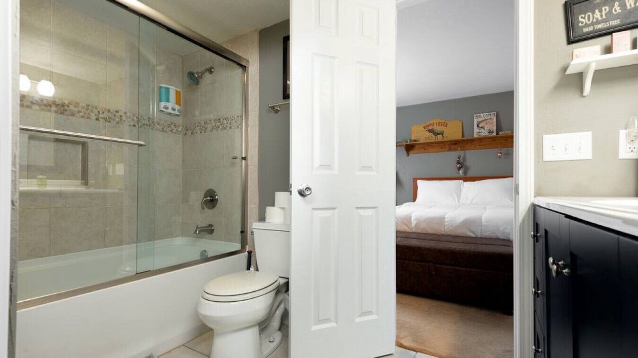 Photo of Bathroom in Lake of the Ozarks