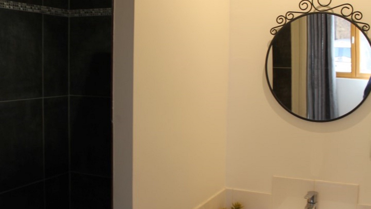 Photo of Bathroom in Thuir