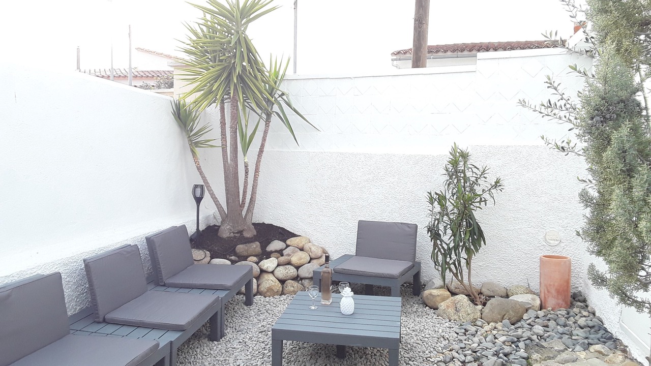 Photo of Patio Balcony in Roses