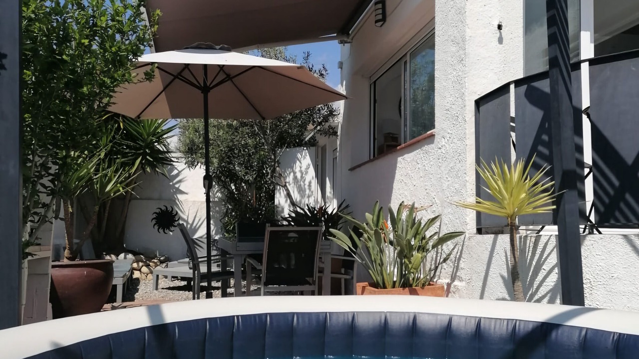 Photo of Patio Balcony in Roses