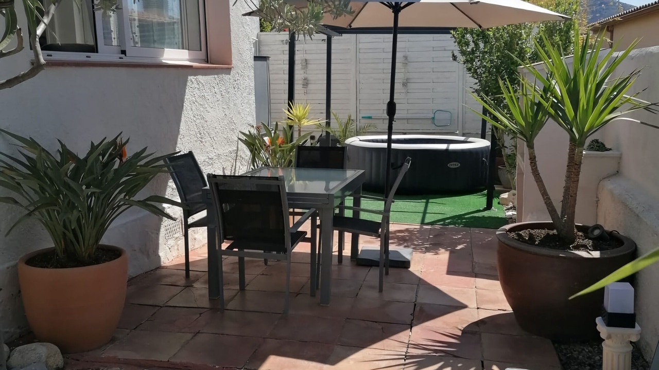 Photo of Outdoor in Roses