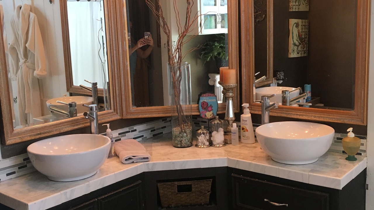 Photo of Bathroom in Orange