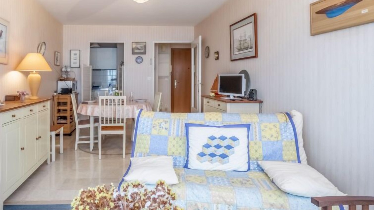 Photo of Livingroom in Courtoisville-Sillon-Moka