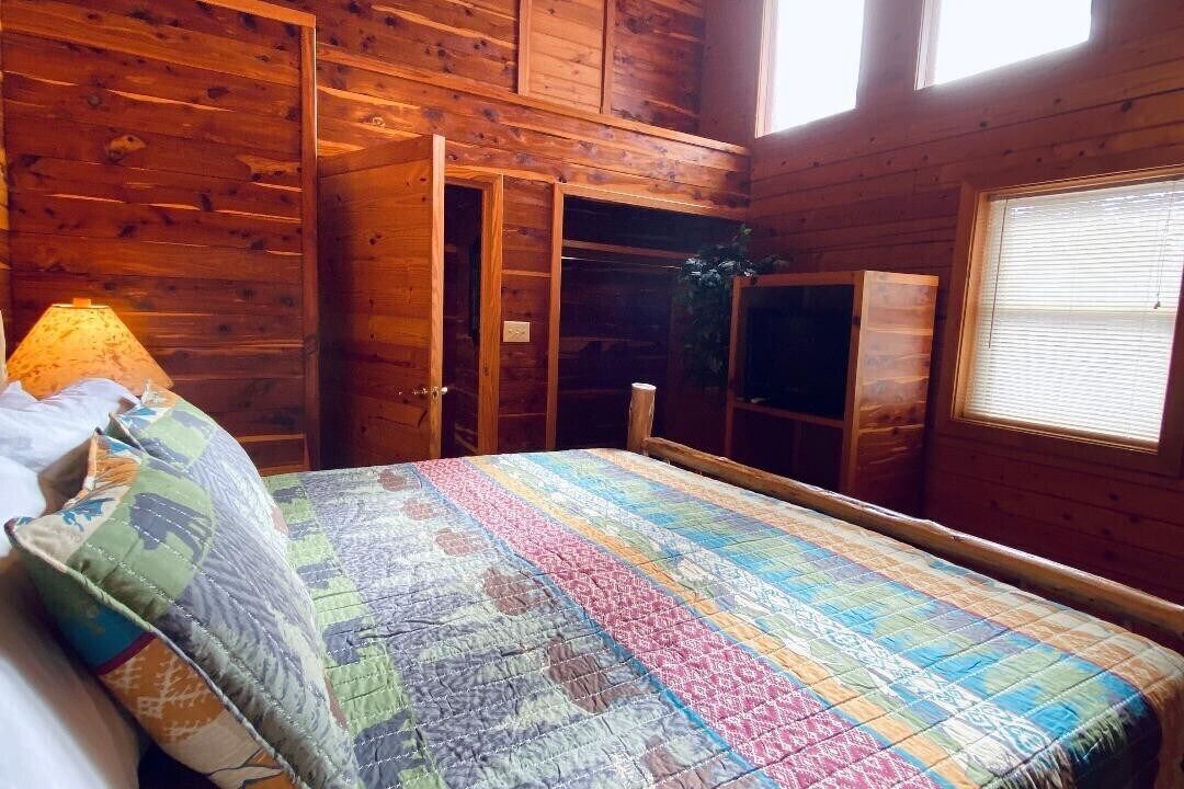 Photo of Bedroom in Eureka Springs