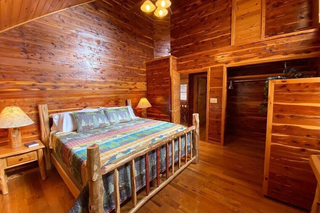 Photo of Bedroom in Eureka Springs