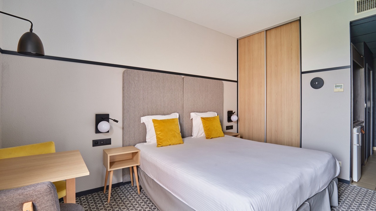 Photo of Bedroom in Feuillat Desgenettes