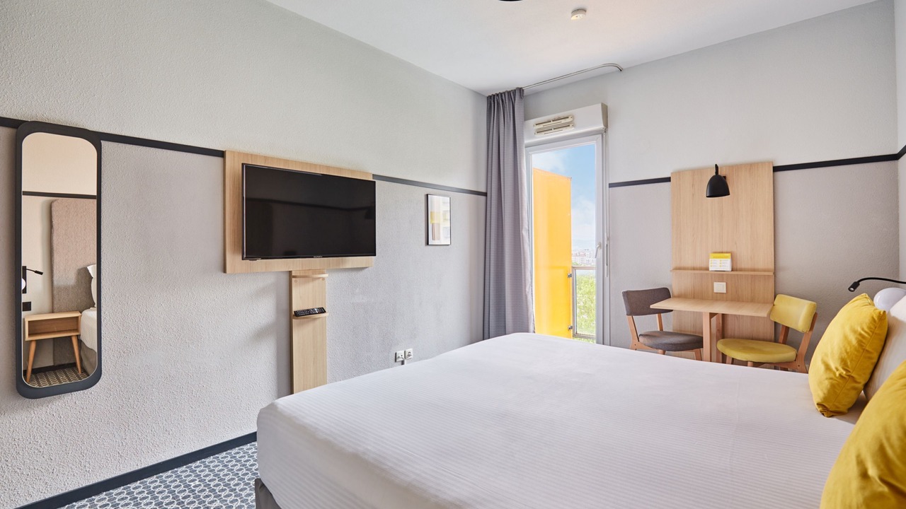 Photo of Bedroom in Feuillat Desgenettes