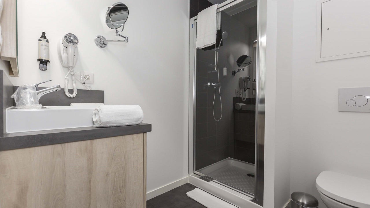 Photo of Bathroom in Republique