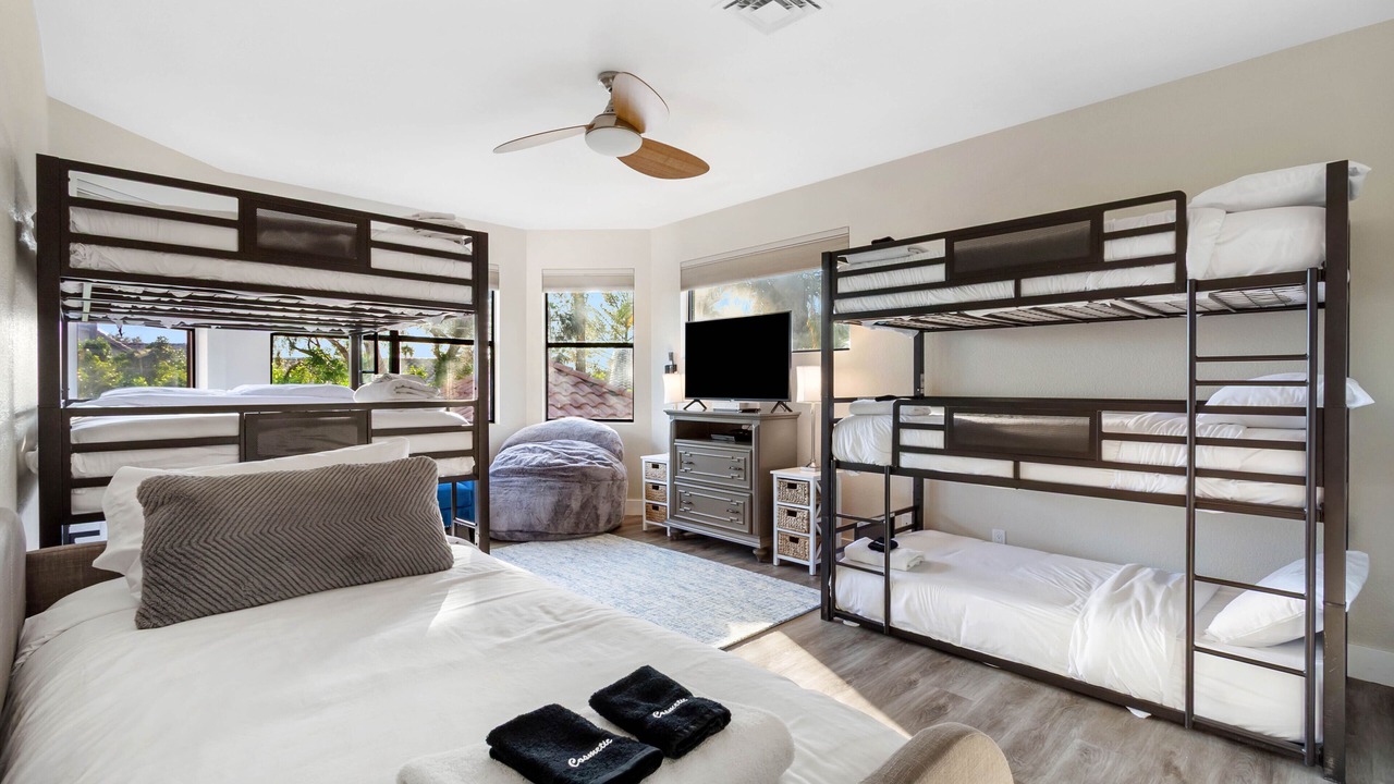 Photo of Bedroom in Paradise Valley Village