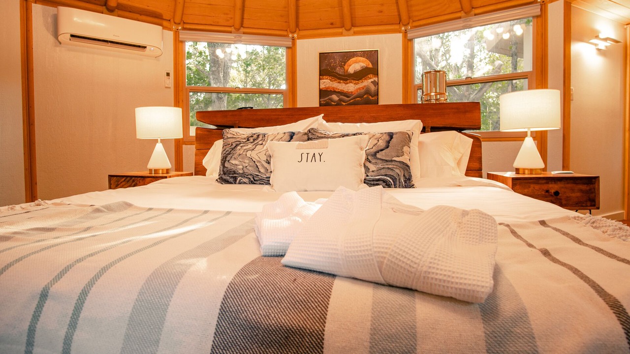 Photo of Bedroom in Bastrop