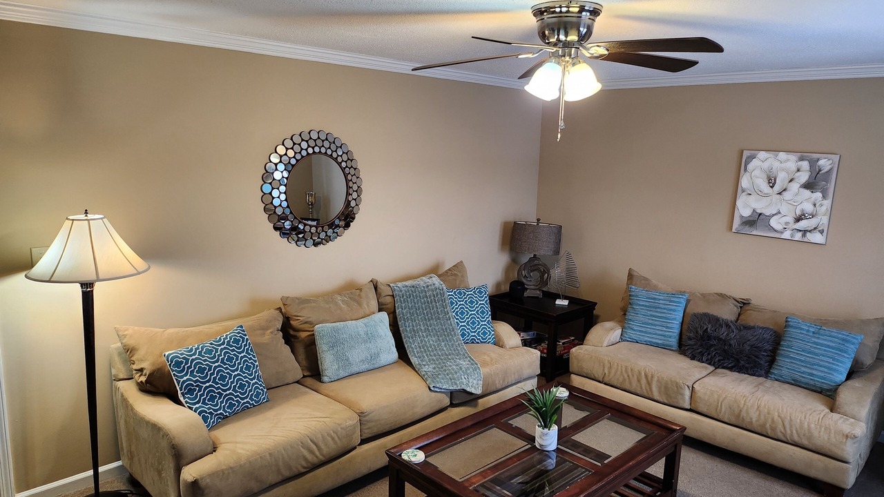 Photo of Livingroom in Oak Grove