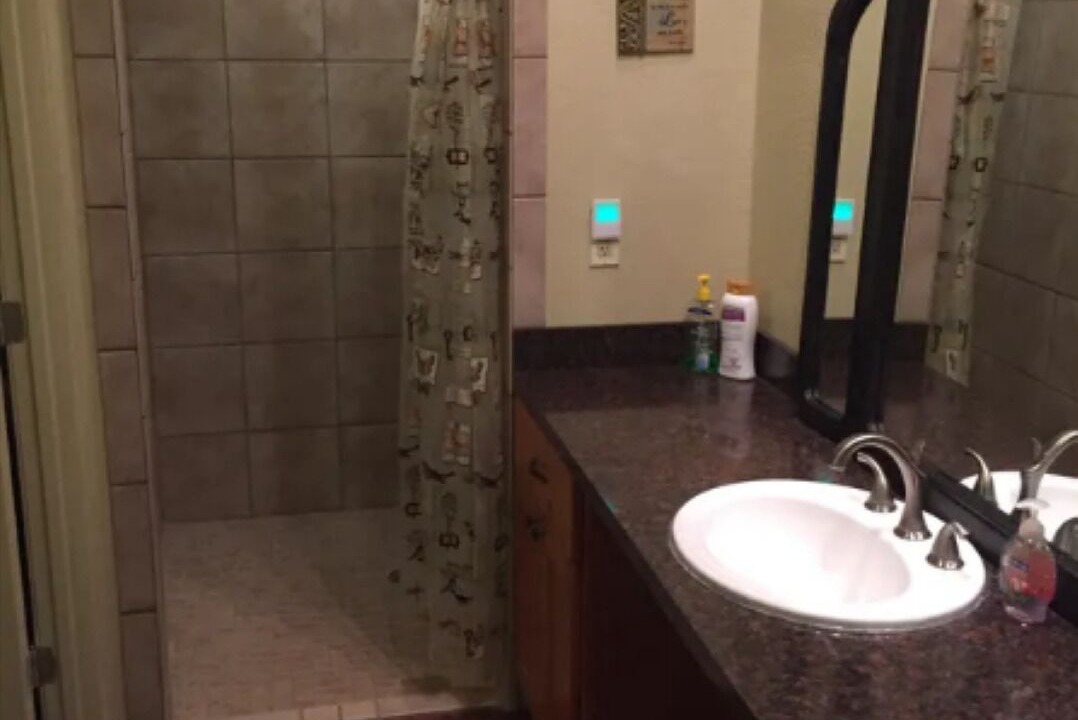 Photo of Bathroom in Junction